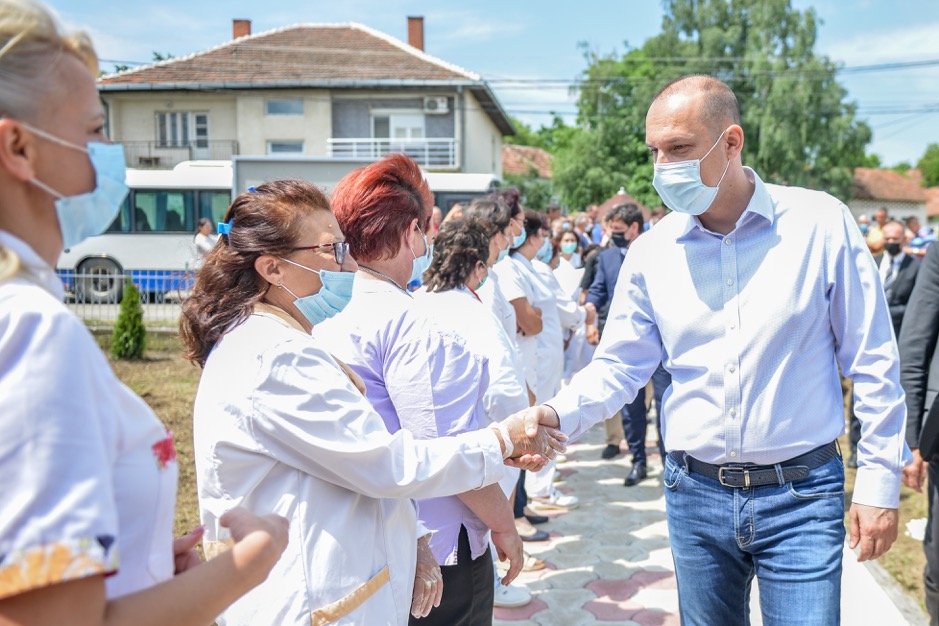 Министар здравља обишао здравствене установе расинског округа