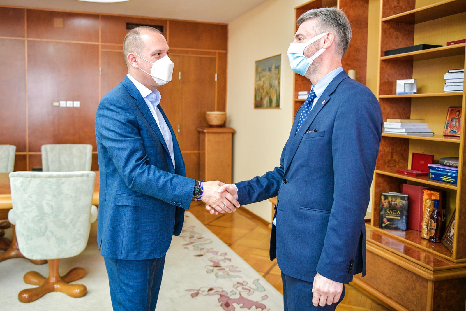 Министар здравља са премијером Кантона Сарајево