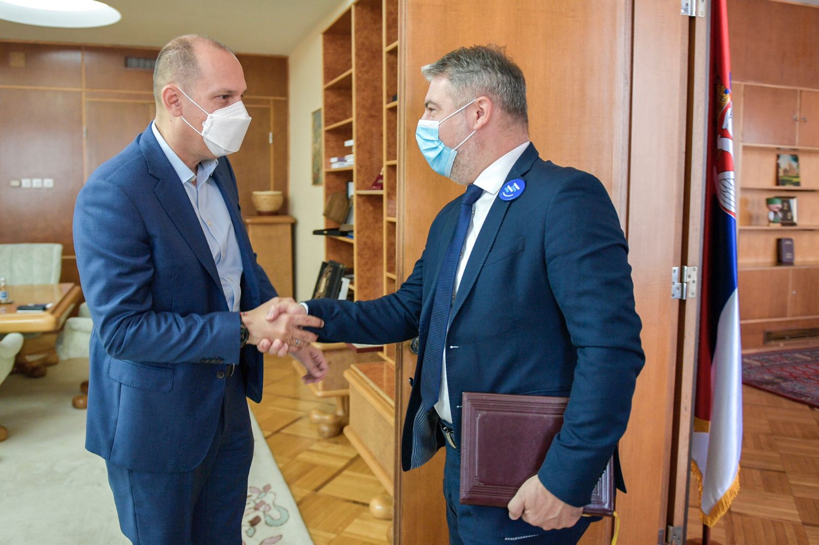 Министар Лончар са министром Шераницем : имунизација и примена мера за контролу над вирусом