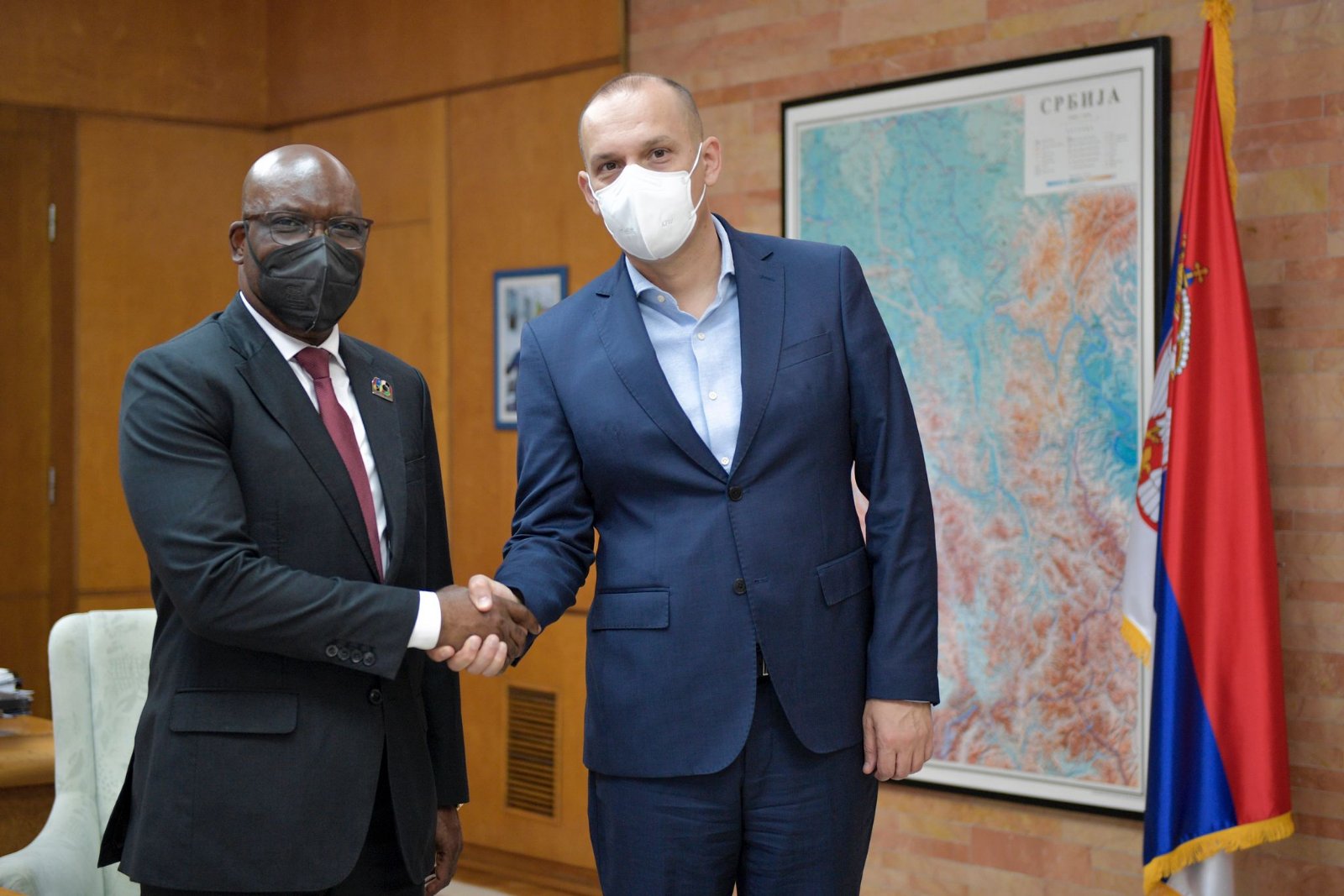 Министар здравља са шефом дипломатије Екваторијалне Гвинеје
