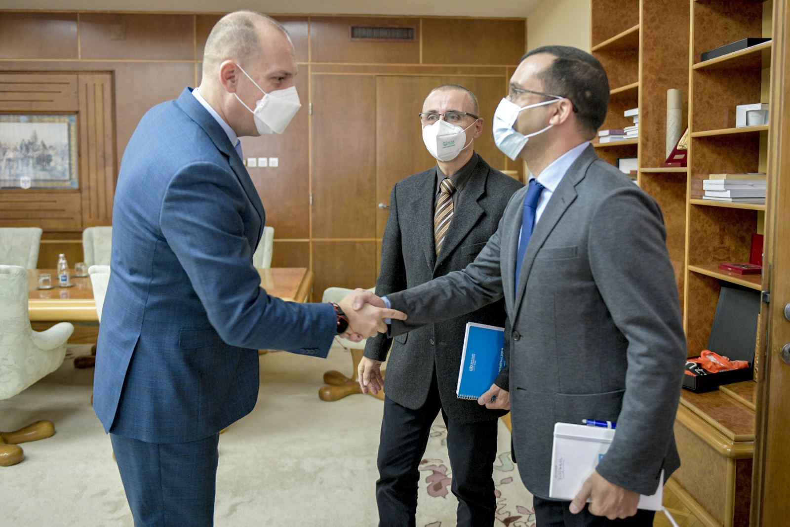 Министар Лончар са шефом тима за имунизацију Светске здравствене организације др Сидартом