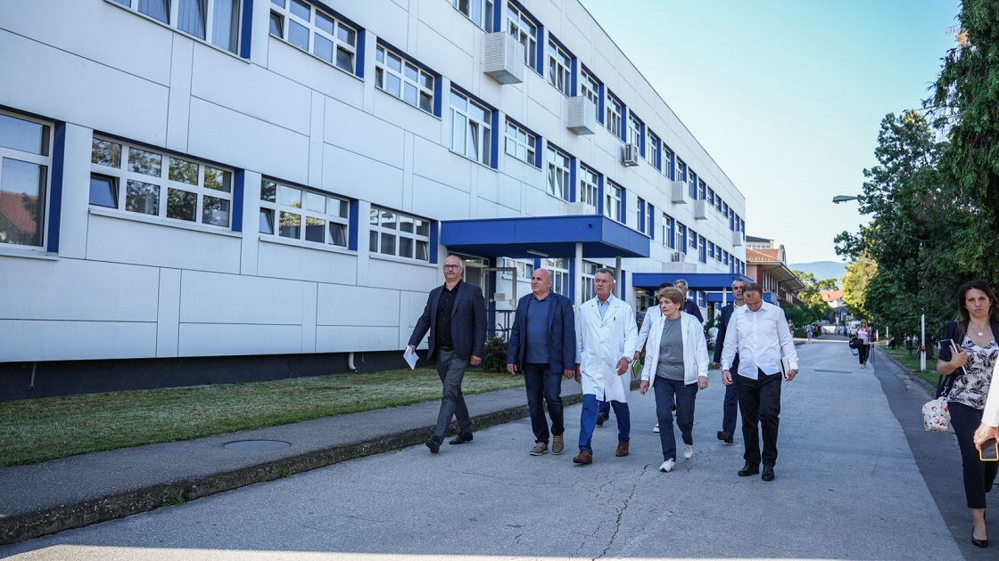 Министарка др Грујичић у Лозници: Нова болница за неколико месеци